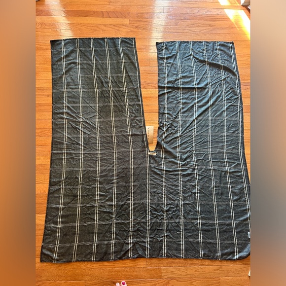 Aziza Wrap Shawl Women’s One Size Taupe Black Plaid - Picture 3 of 12